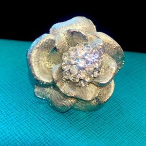 Brushed silvertone adjustable flower ring estate find